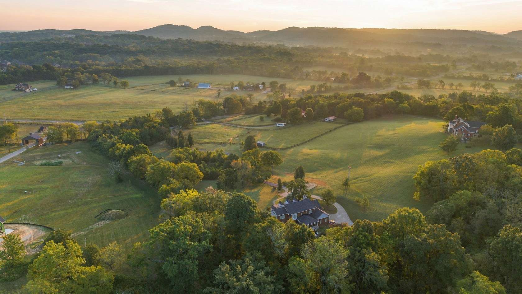 15.8 Acres of Land with Home for Sale in Franklin, Tennessee