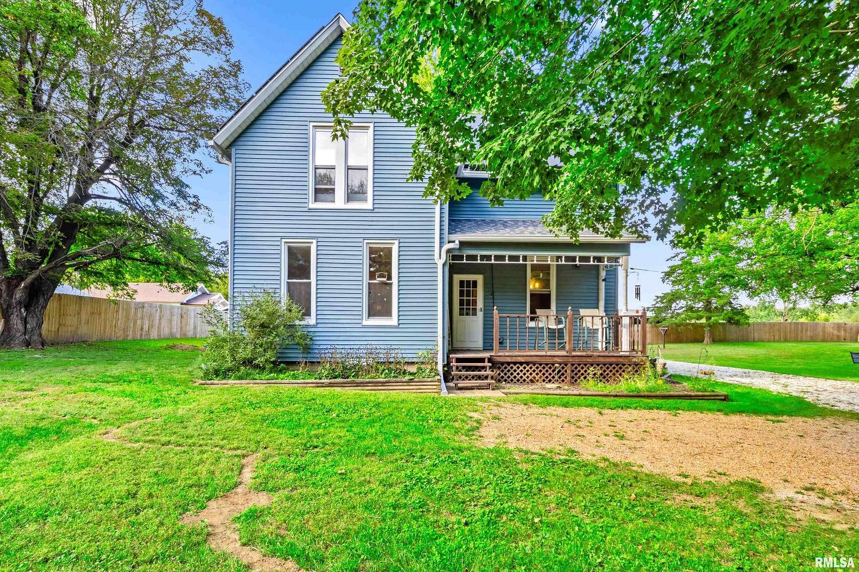 1.55 Acres of Land with Home for Sale in Fiatt, Illinois