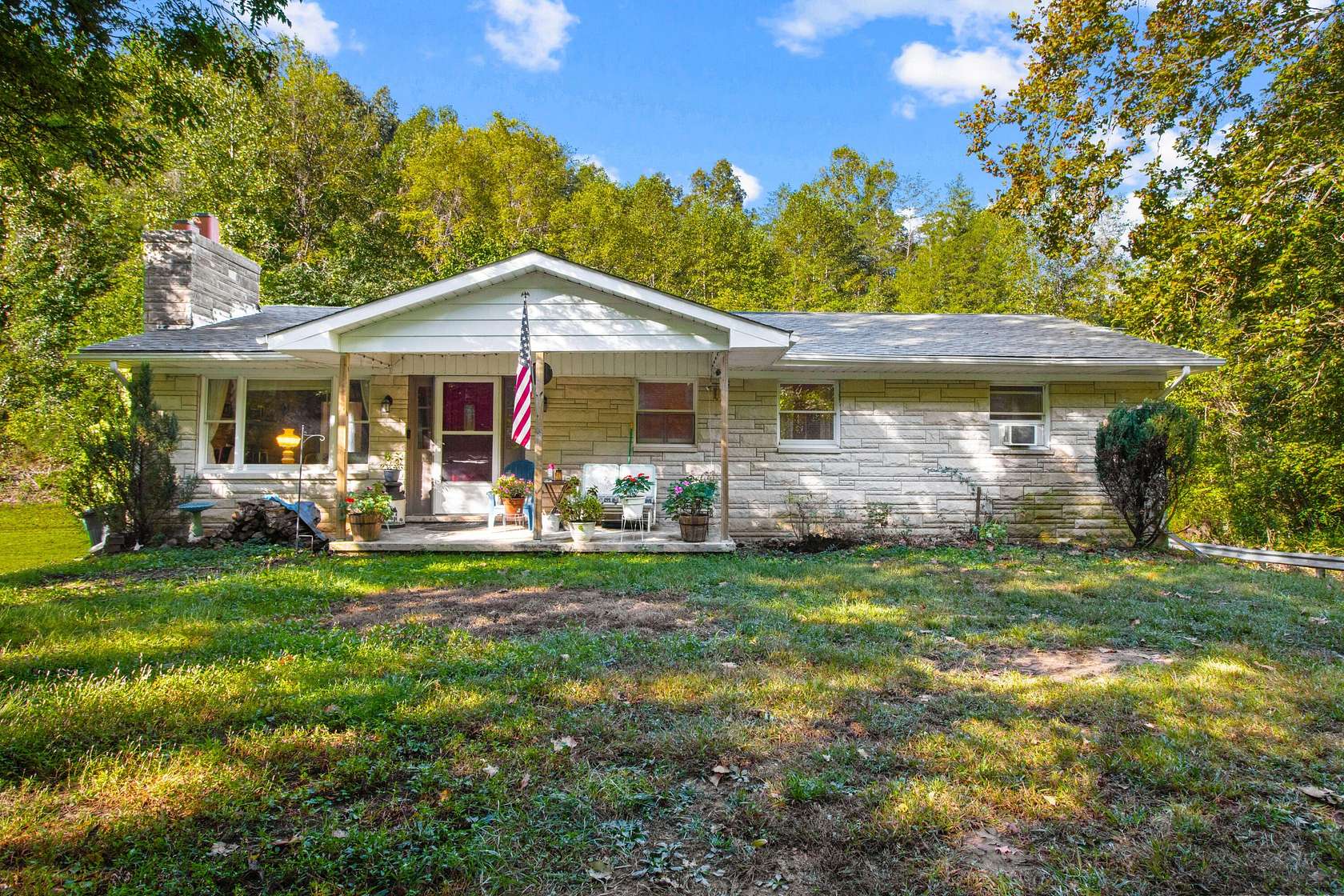 36 Acres of Recreational Land with Home for Sale in Somerset, Kentucky