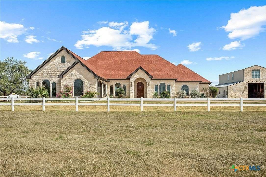 36.6 Acres of Agricultural Land with Home for Sale in Victoria, Texas
