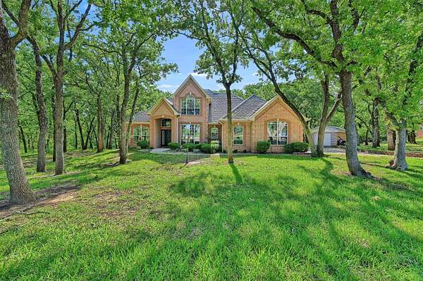 1.5 Acres of Land with Home for Sale in Whitesboro, Texas