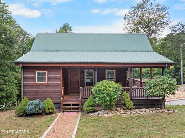 20.9 Acres of Land with Home for Sale in Jamestown, Tennessee