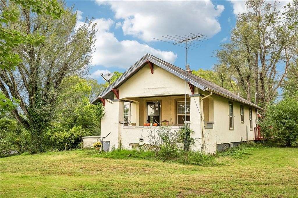 1.5 Acres of Land with Home for Sale in Atchison, Kansas