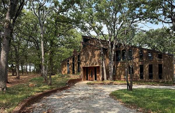 2.52 Acres of Land with Home for Sale in Shawnee, Oklahoma