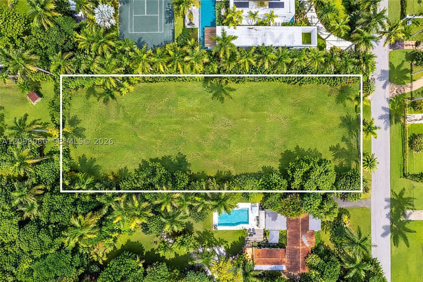 0.8 Acres of Residential Land for Sale in Miami, Florida