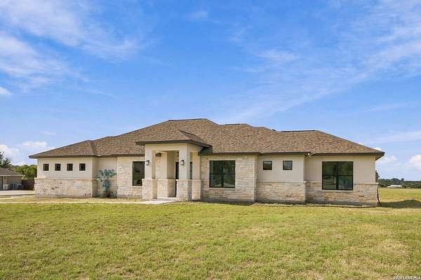 1.5 Acres of Land with Home for Lease in Floresville, Texas