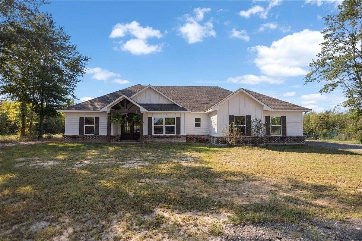 10 Acres of Land with Home for Sale in Henderson, Texas