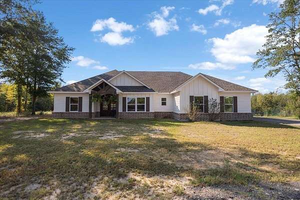 10 Acres of Land with Home for Sale in Henderson, Texas