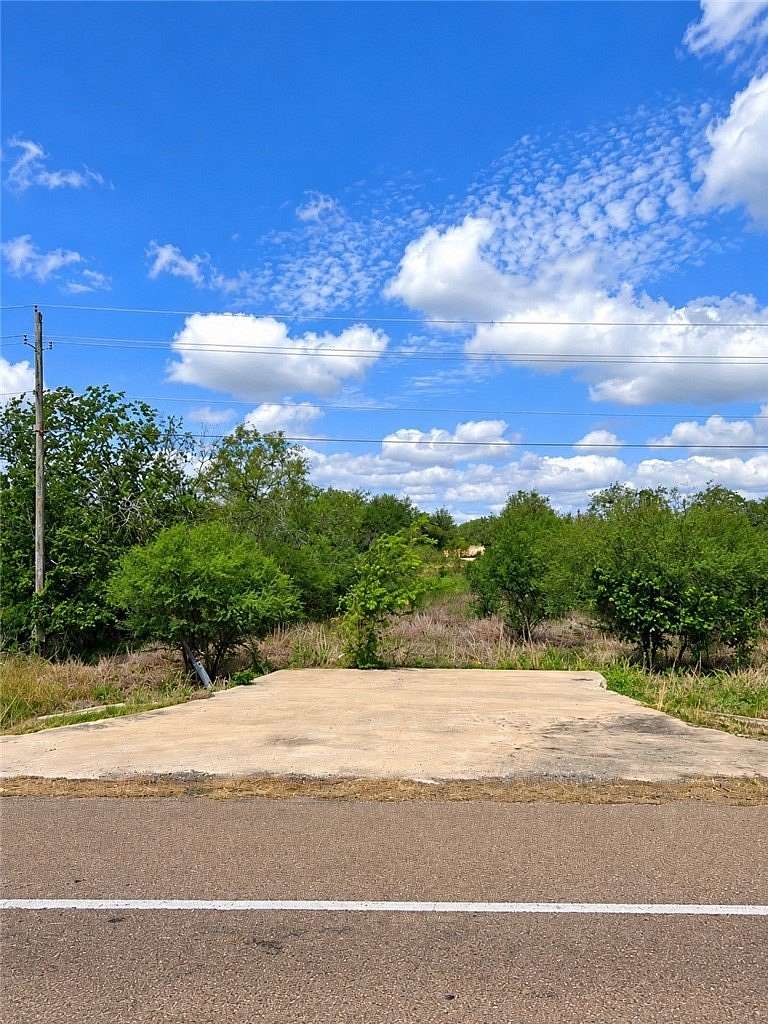 1.62 Acres of Residential Land for Sale in Goliad, Texas