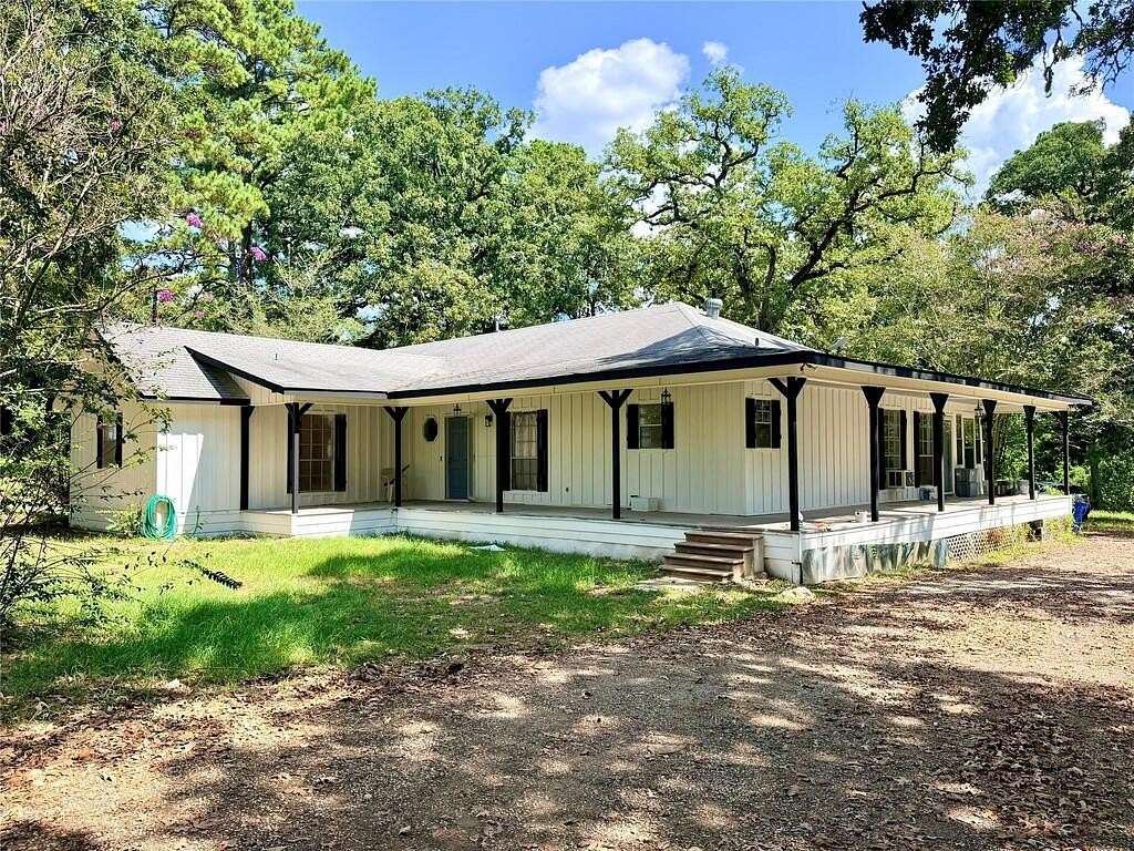 3.53 Acres of Land with Home for Sale in Grapeland, Texas