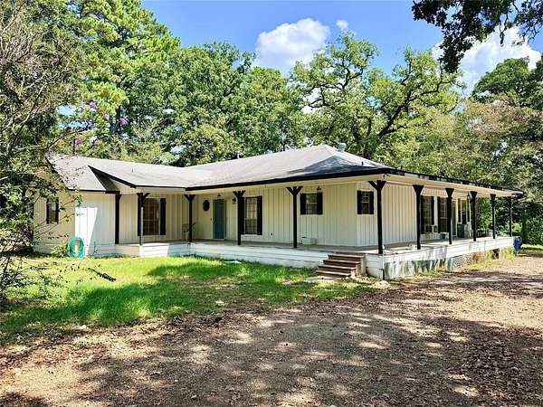3.53 Acres of Land with Home for Sale in Grapeland, Texas