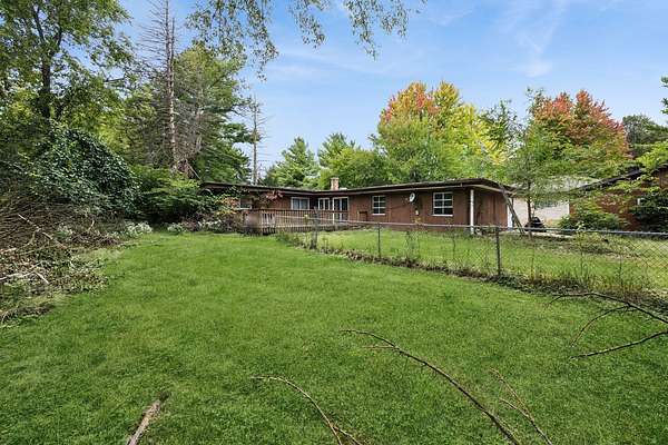 1.23 Acres of Residential Land for Sale in Burr Ridge, Illinois