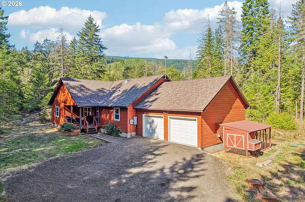 2.17 Acres of Land with Home for Sale in White Salmon, Washington