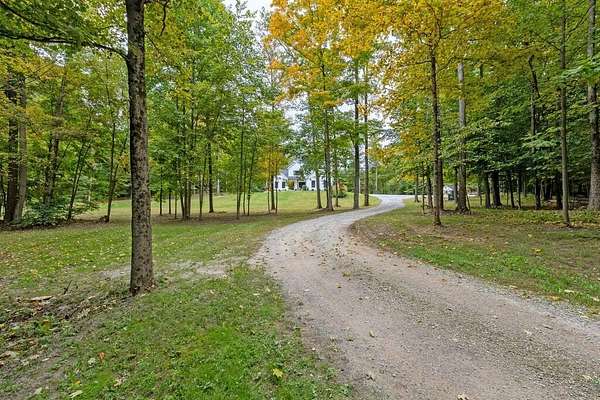 10 Acres of Land with Home for Sale in Mansfield, Ohio