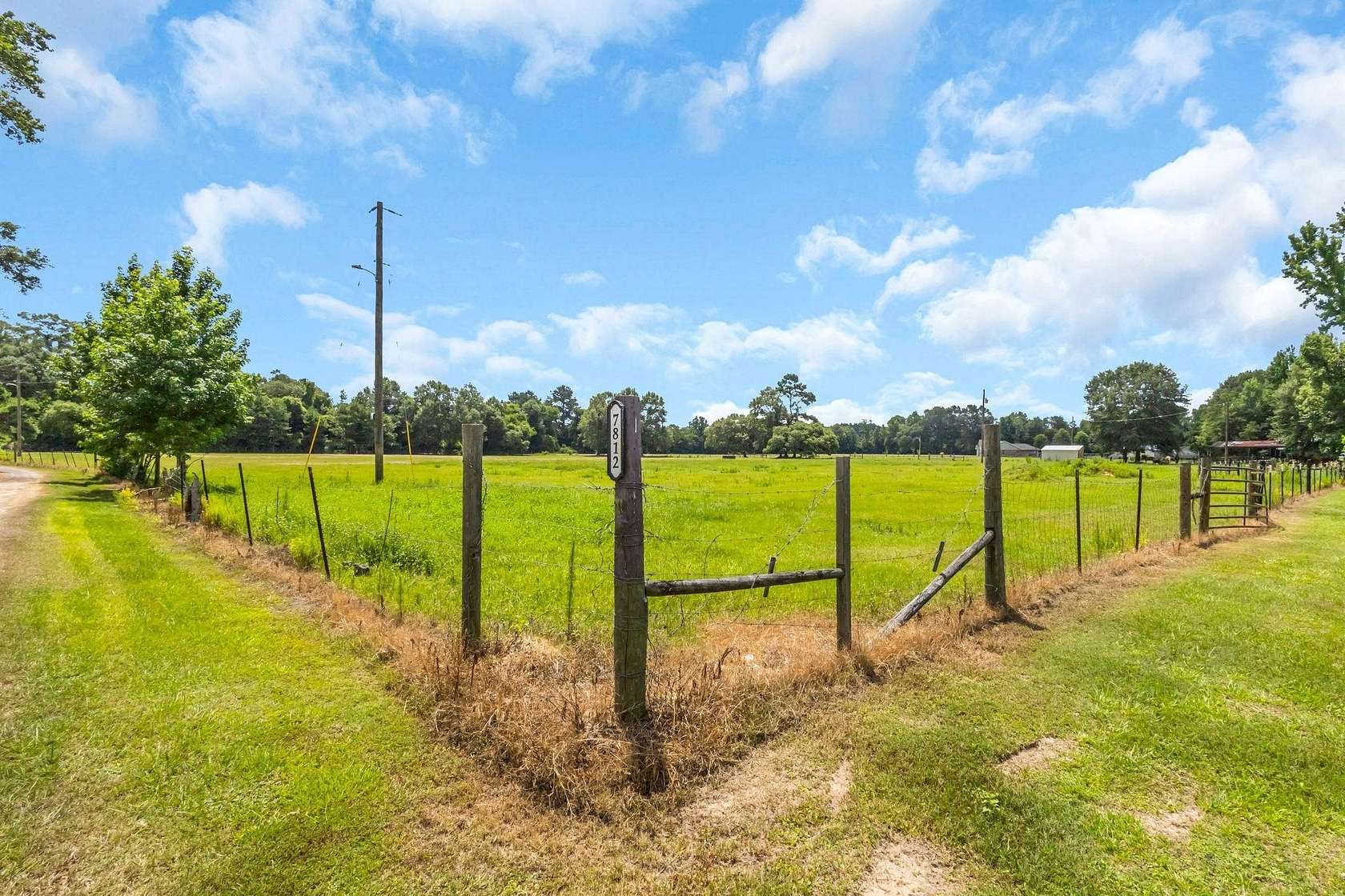 10.4 Acres of Land for Sale in Silsbee, Texas