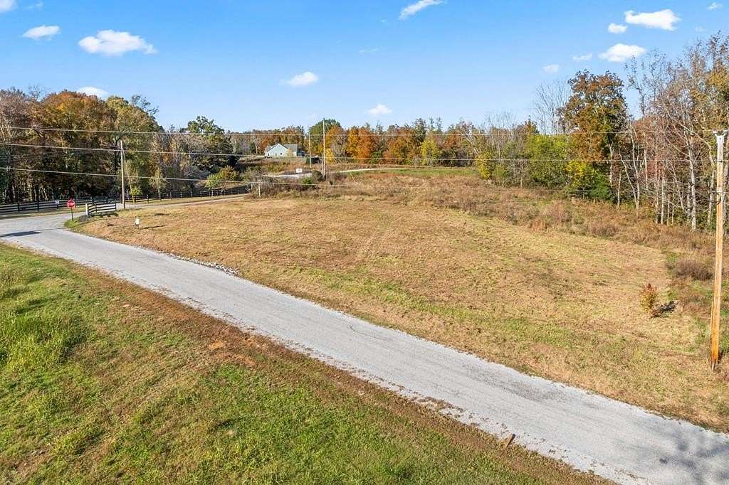 1 Acre of Residential Land for Sale in Smithville, Tennessee