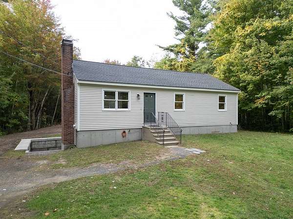 2.58 Acres of Land with Home for Sale in Townsend, Massachusetts