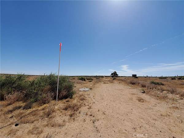 10 Acres of Land for Sale in Hi Vista, California