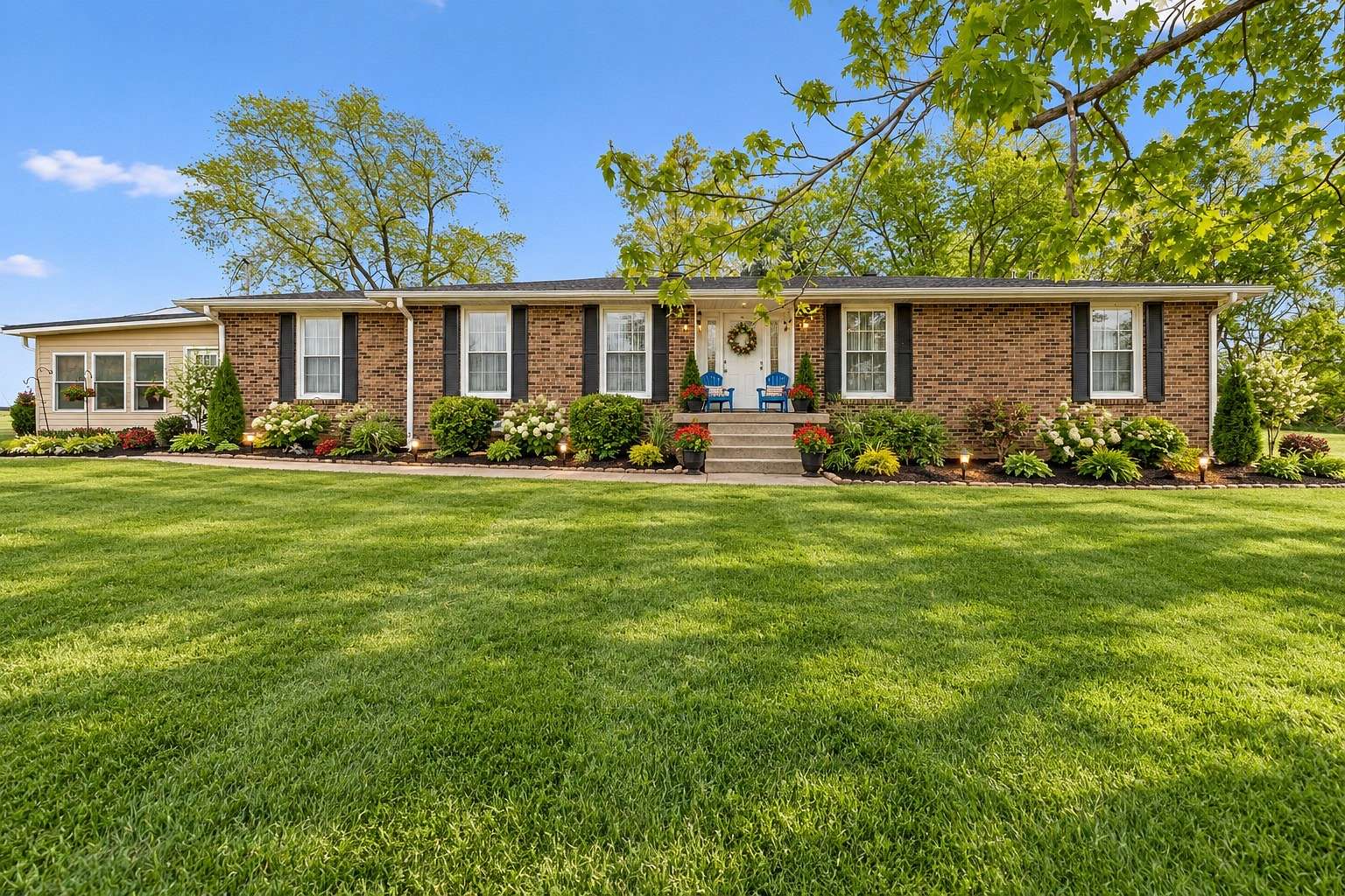 10 Acres of Land with Home for Sale in Lebanon, Tennessee