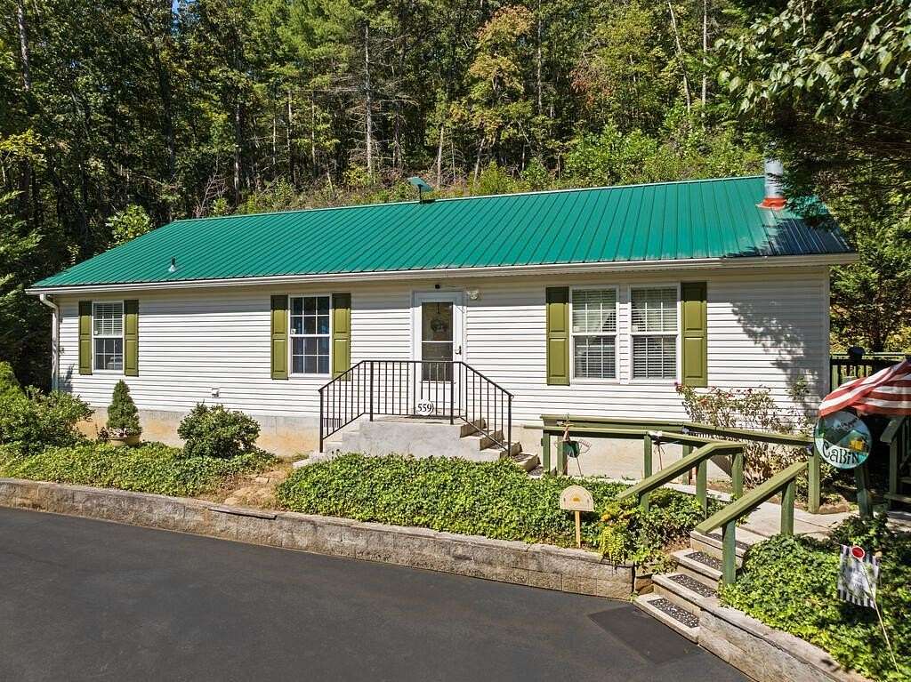 5.53 Acres of Land with Home for Sale in Murphy, North Carolina