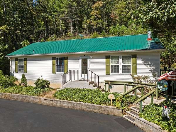 5.53 Acres of Land with Home for Sale in Murphy, North Carolina