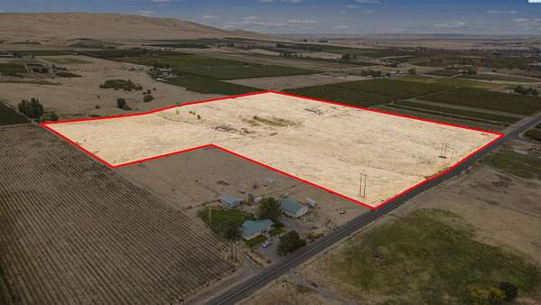 34 Acres of Agricultural & Residential Land for Sale in Benton City, Washington