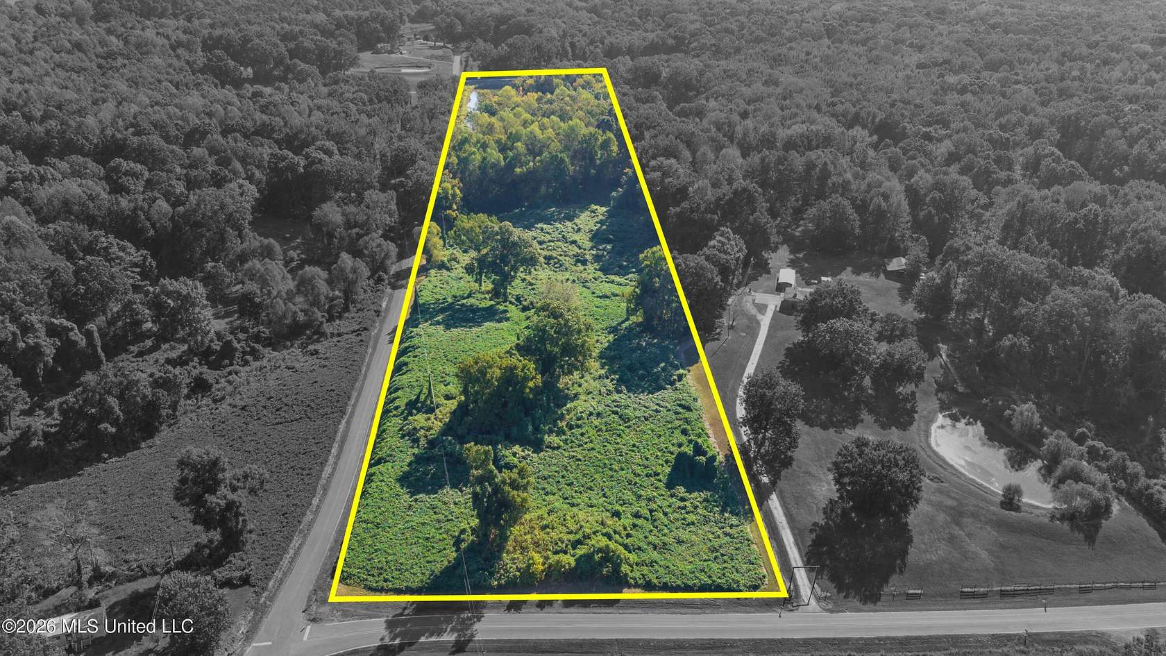 7.7 Acres of Residential Land for Sale in Hernando, Mississippi