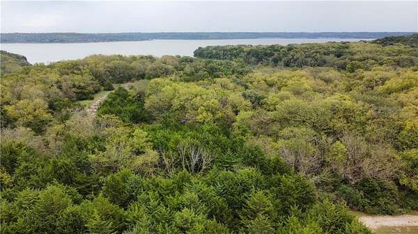 2 Acres of Residential Land for Sale in Ozawkie, Kansas