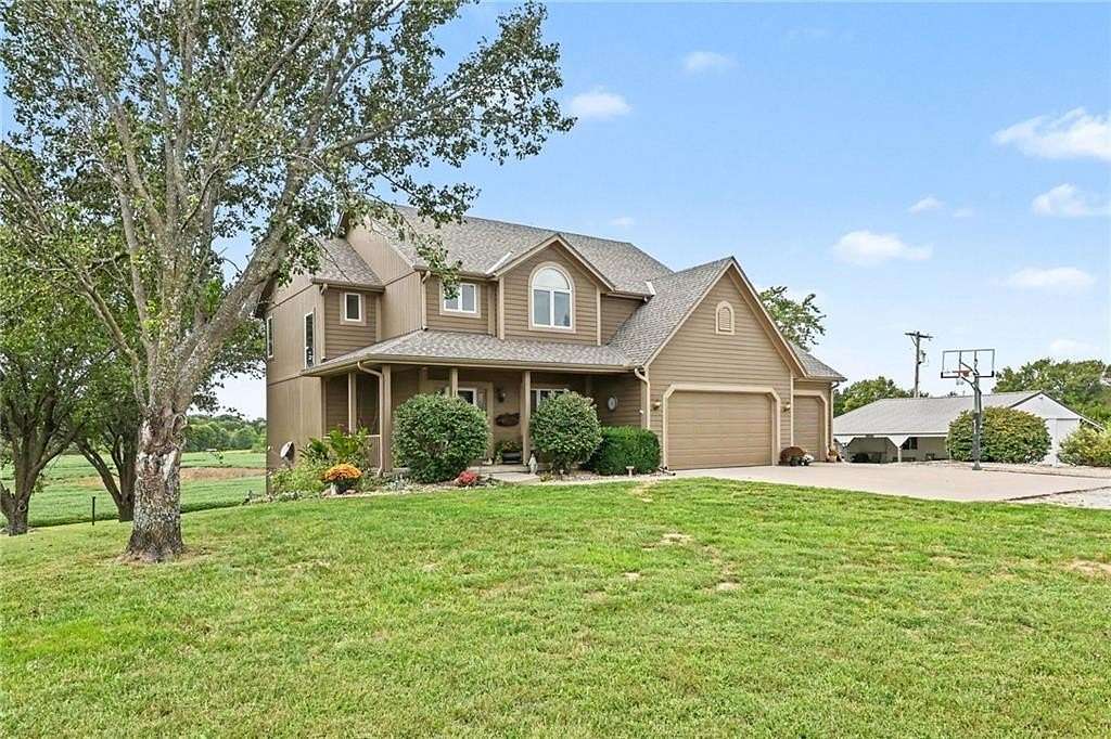 12 Acres of Land with Home for Sale in Bonner Springs, Kansas