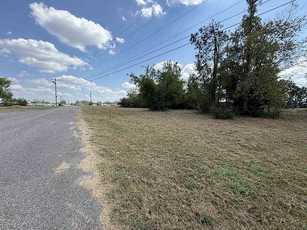 0.59 Acres of Residential Land for Sale in Savannah, Tennessee