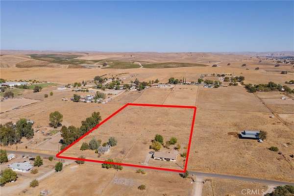 5.79 Acres of Land with Home for Sale in Paso Robles, California