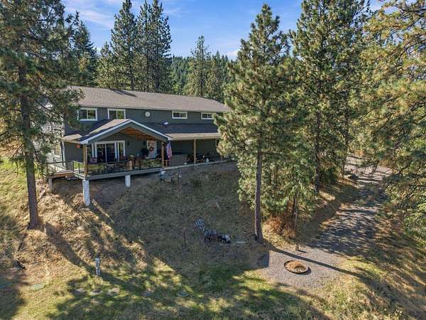 12.8 Acres of Recreational Land with Home for Sale in Greenacres, Washington
