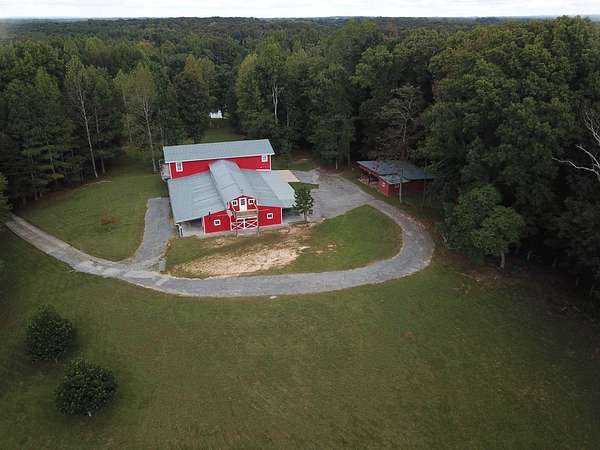 20 Acres of Land with Home for Auction in Henagar, Alabama