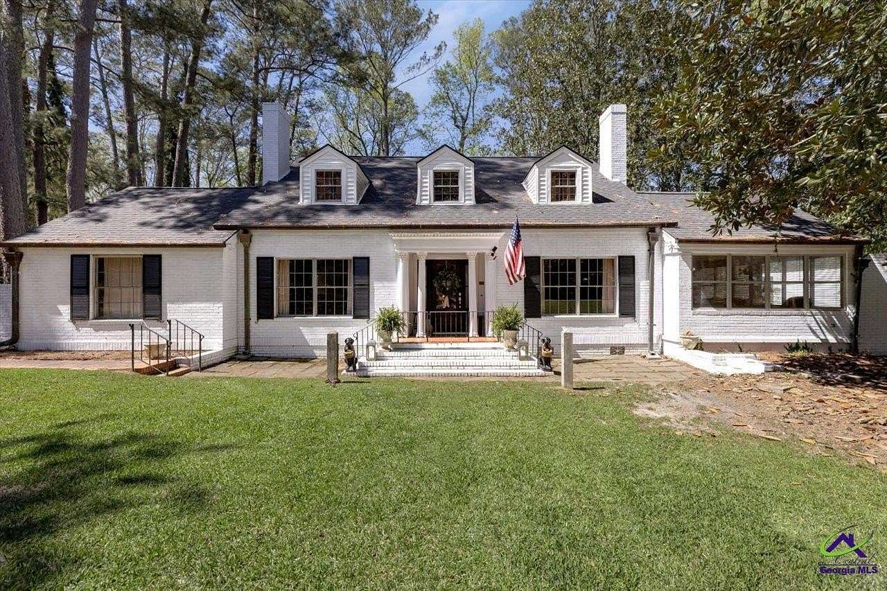 2.88 Acres of Land with Home for Sale in Hawkinsville, Georgia