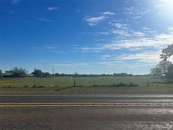 16.8 Acres of Land for Sale in Kemp, Texas