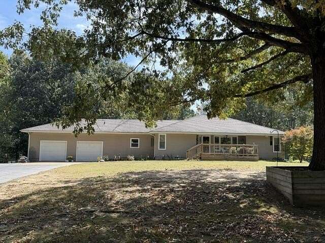 18 Acres of Land with Home for Sale in Martin, Tennessee