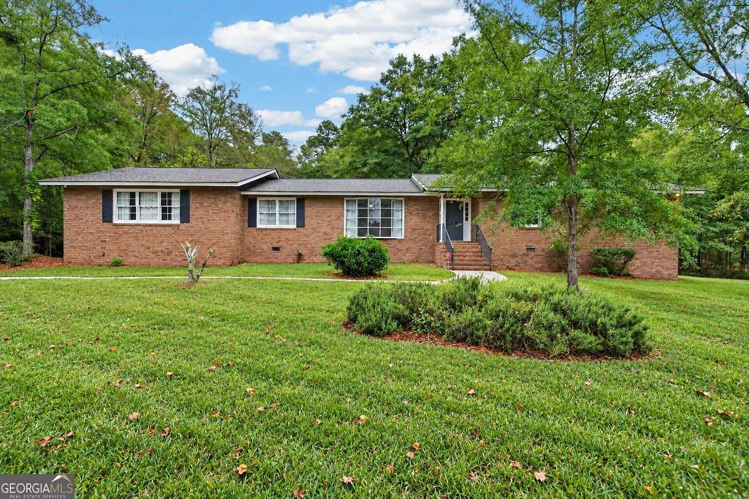 1.5 Acres of Land with Home for Sale in Milledgeville, Georgia
