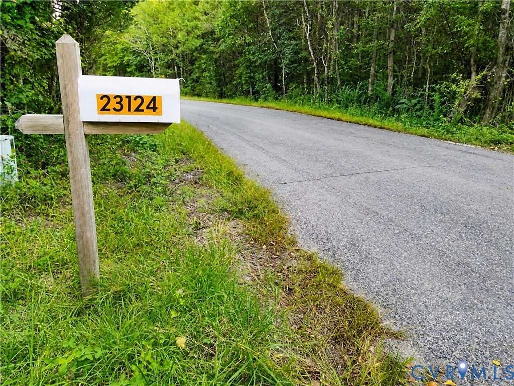 13 Acres of Recreational & Residential Land for Sale in Ruther Glen, Virginia