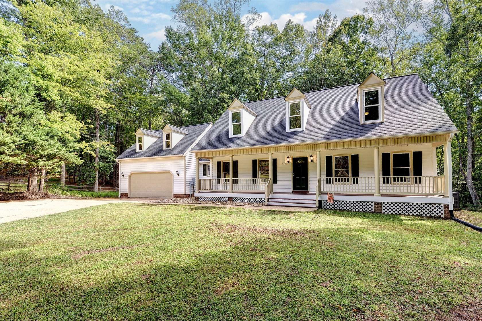 1.5 Acres of Land with Home for Sale in Williamsburg, Virginia