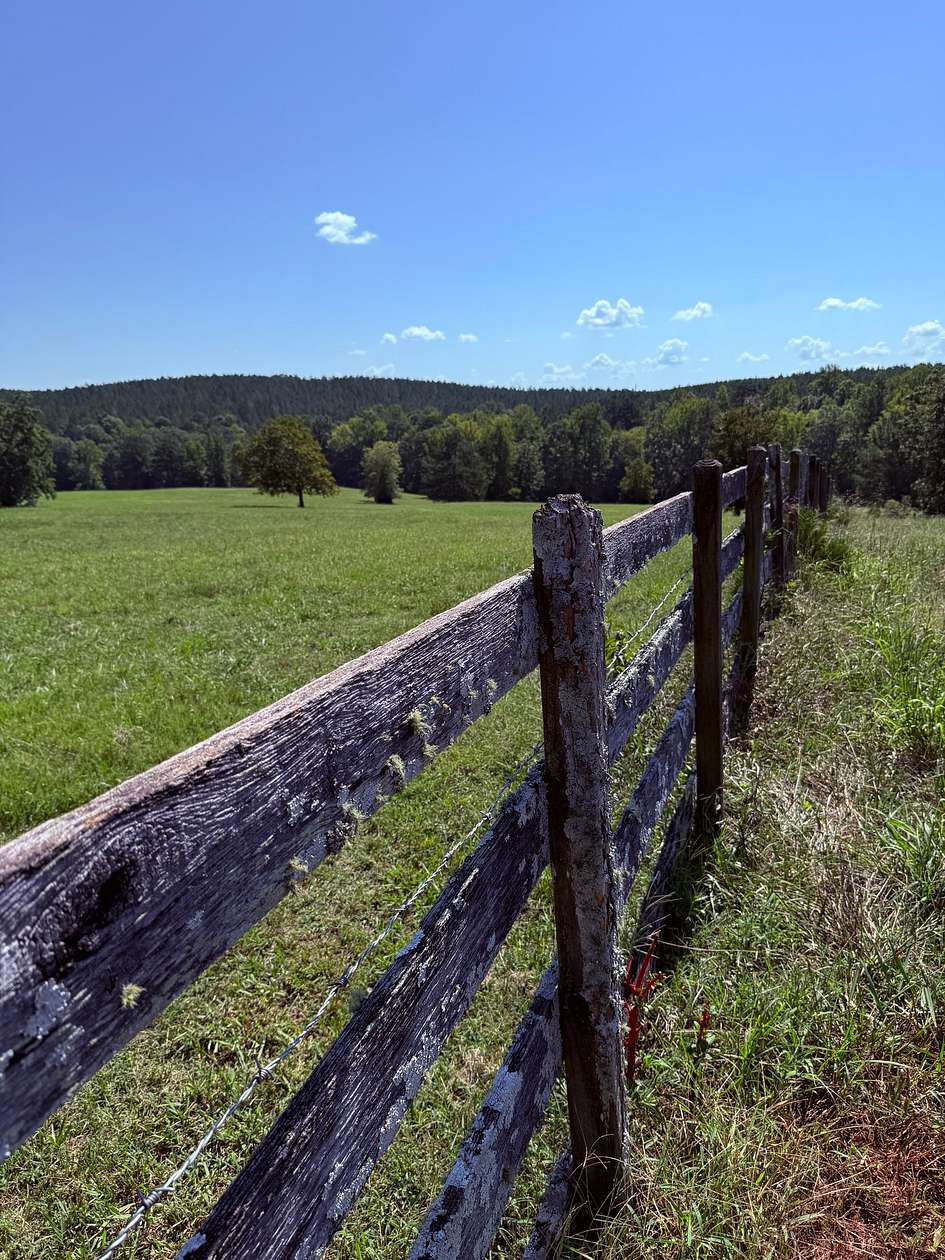 240 Acres of Land with Home for Sale in Washington, Georgia