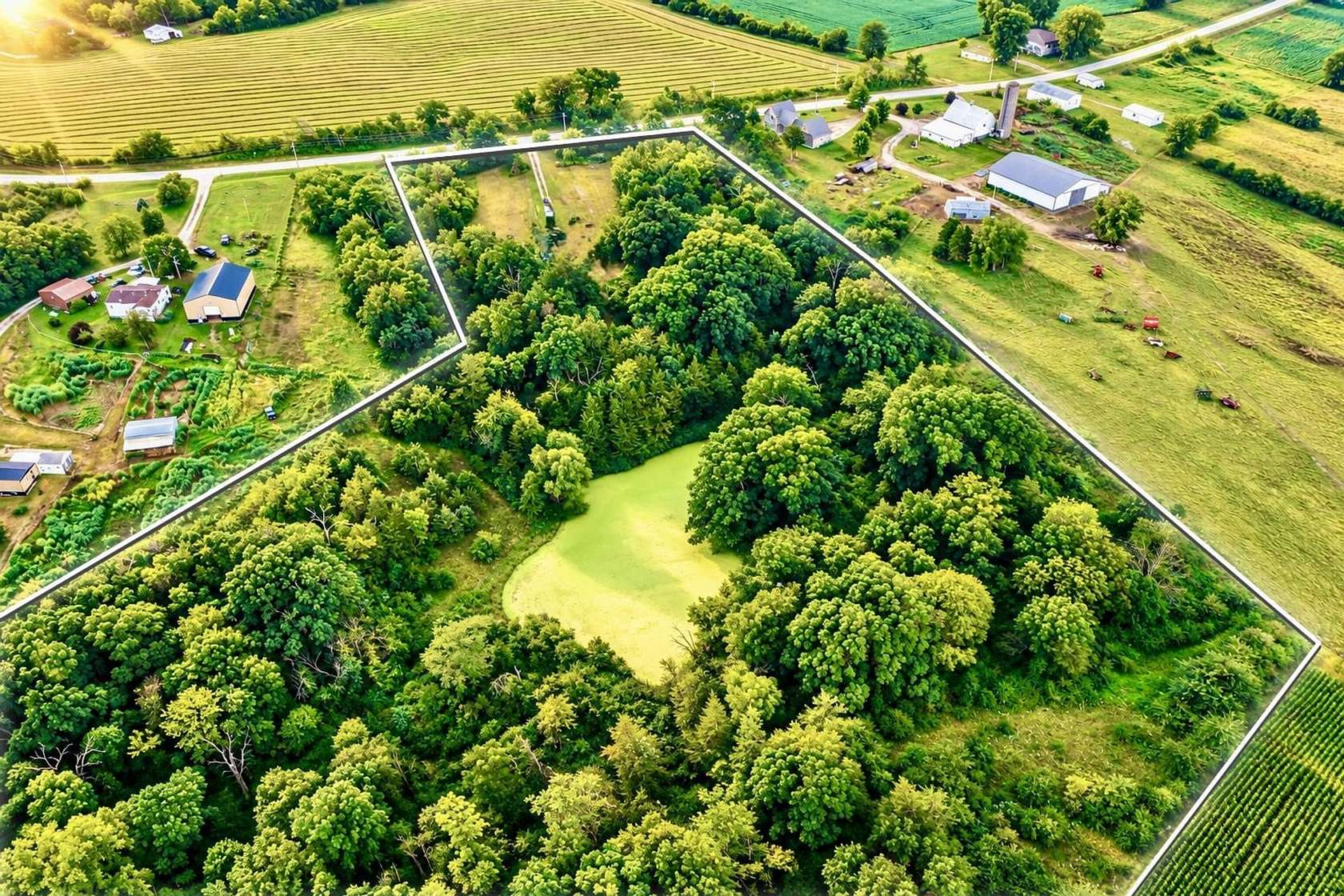 11.9 Acres of Recreational Land for Sale in Blakesburg, Iowa