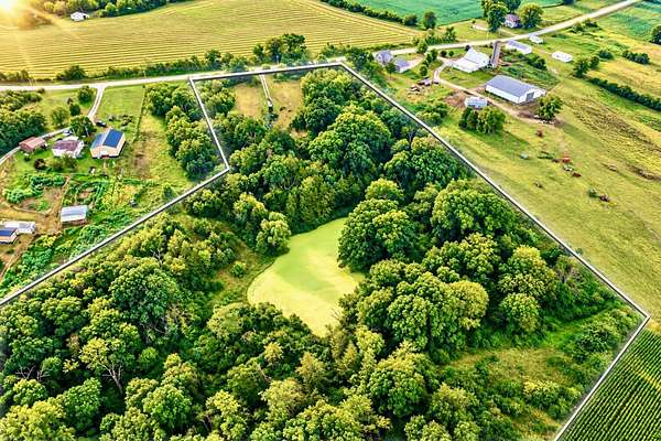 11.9 Acres of Recreational Land for Sale in Blakesburg, Iowa