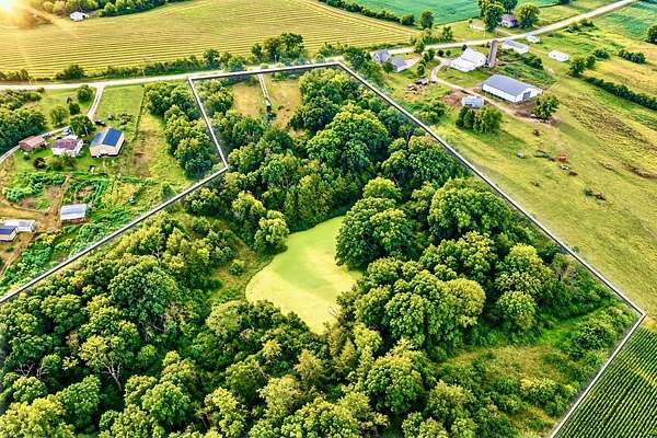 11.9 Acres of Recreational Land for Sale in Blakesburg, Iowa