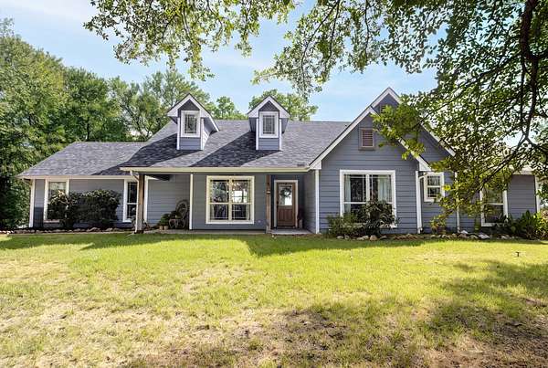 2.37 Acres of Land with Home for Sale in Boyd, Texas