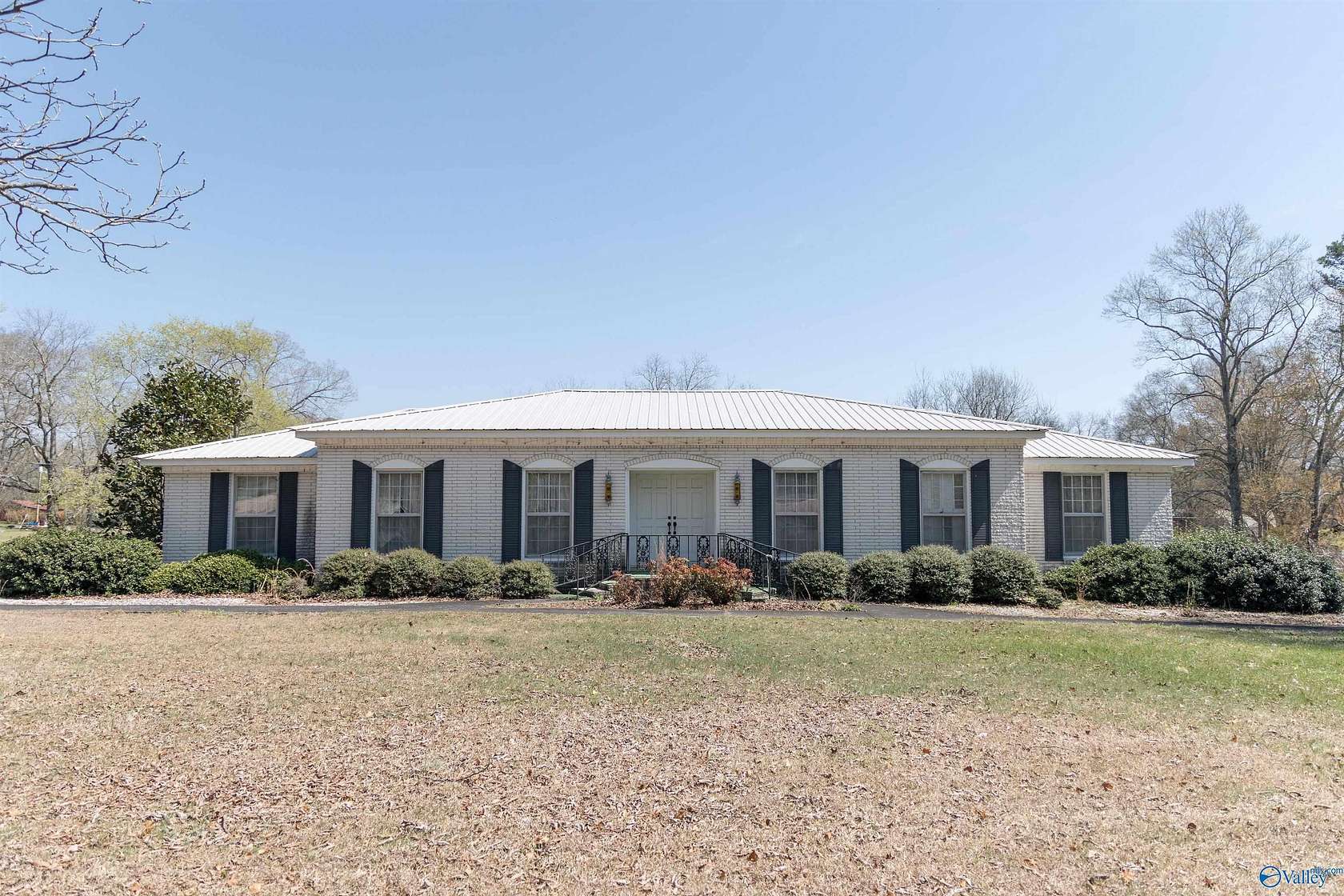 2 Acres of Land with Home for Sale in Crossville, Alabama