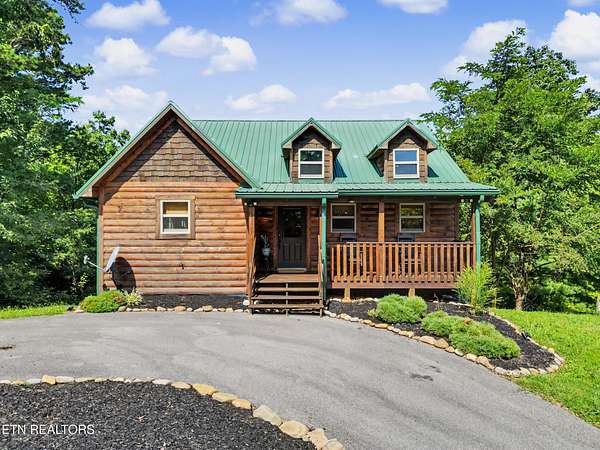 1.5 Acres of Land with Home for Sale in Walland, Tennessee