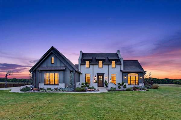 1.62 Acres of Land with Home for Sale in Waxahachie, Texas