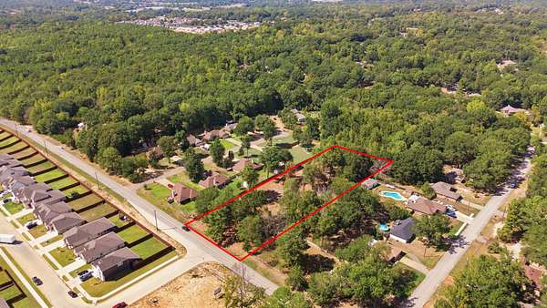 1.5 Acres of Residential Land for Sale in Lindale, Texas