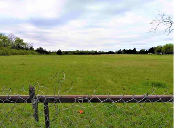 9.62 Acres of Residential Land for Sale in DeSoto, Texas