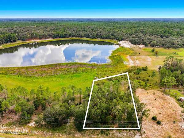 1.12 Acres of Land for Sale in Hawthorne, Florida